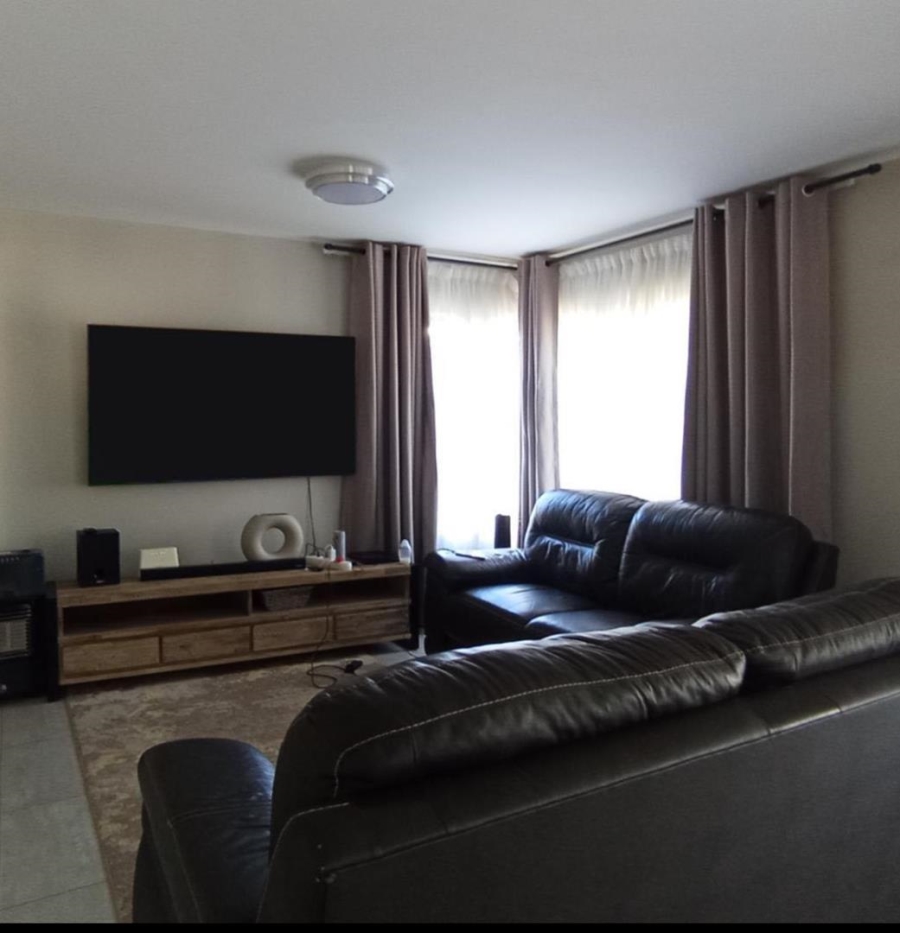 4 Bedroom Property for Sale in Hartbeespoort North West